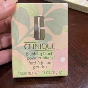 Clinique Blushing Blush 111 Breathless Berry NEW